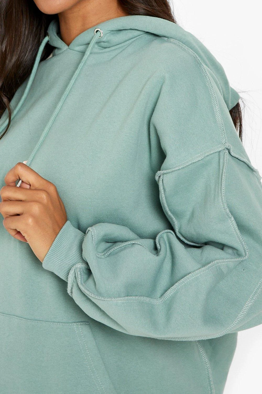 Sweat à Capuche à Coutures Apparentes – Image 4