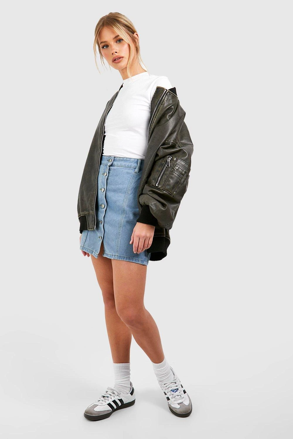 Mini-jupe à Fermeture à Boutons – Image 3