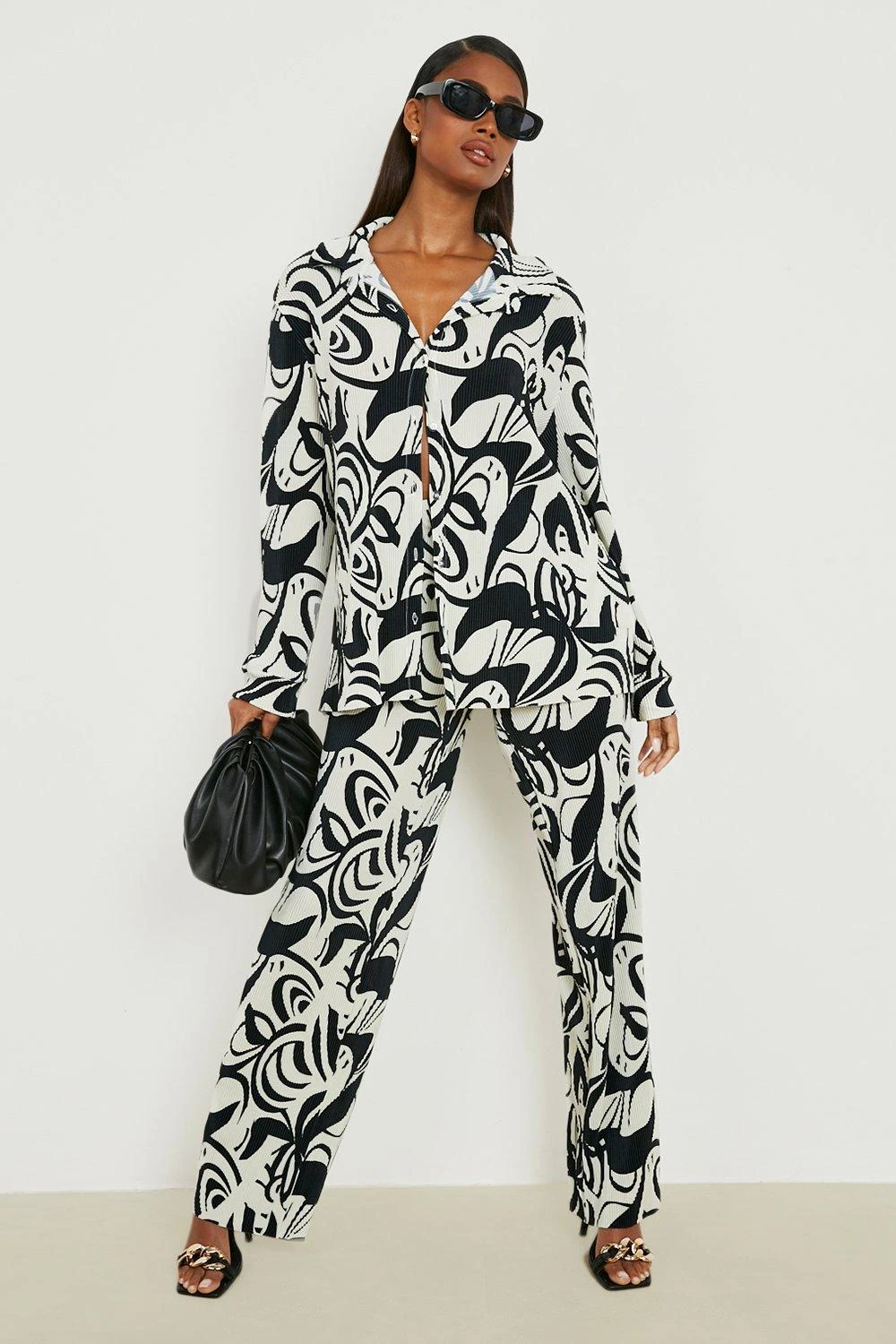 Pantalon Large Plissé à Imprimé Abstrait – Image 3