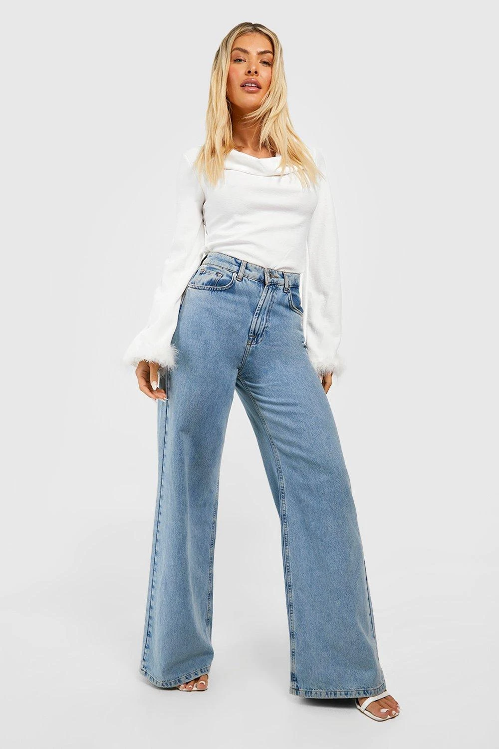 Blouse à Col Bénitier Et Bordures à Plumes – Image 3