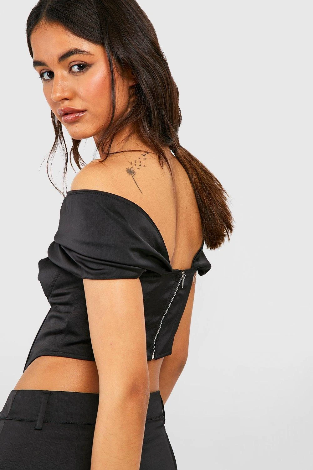 Corset Drapé Satiné à Col Bateau – Image 2