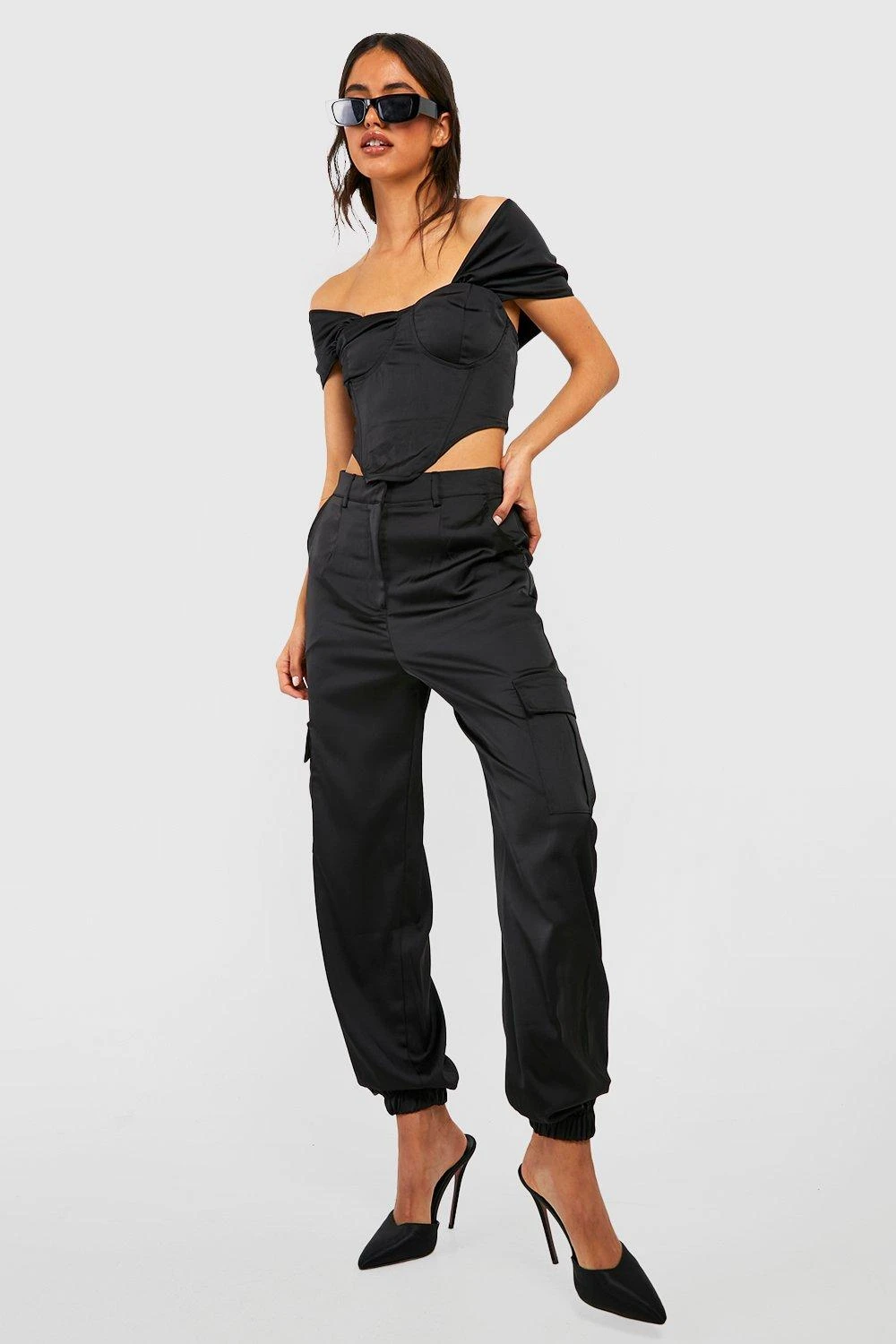 Corset Drapé Satiné à Col Bateau – Image 3