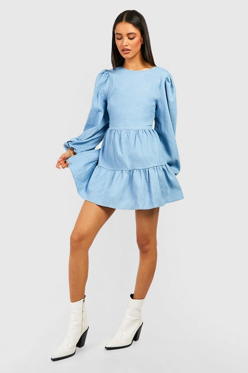 Robe Patineuse Dos Nu à Manches Volumineuses – Image 3