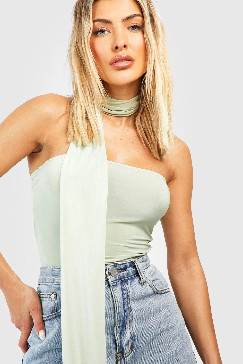 Ensemble Soyeux Avec Haut Bandeau Et Foulard – Image 4